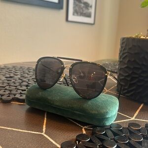 Gucci Unisex Sunglasses oversized aviator style / Like New